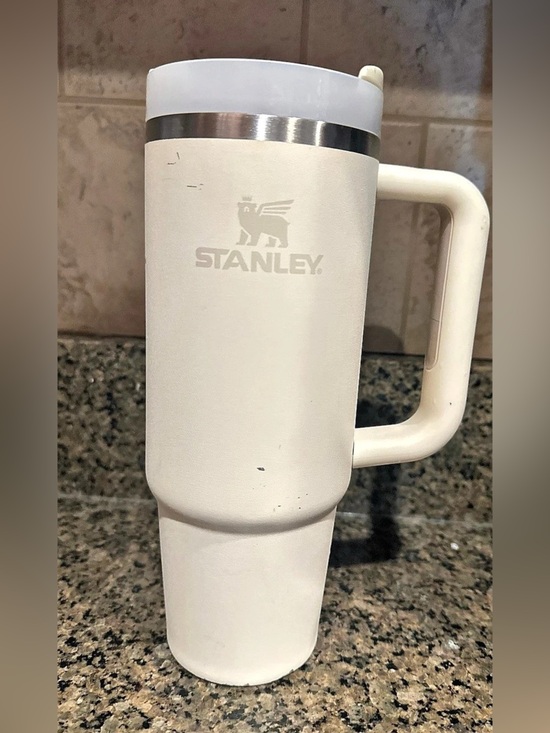 Stanley Other - Stanley Quencher H2.0 FlowState Tumbler 30 oz  cream  Tumbler